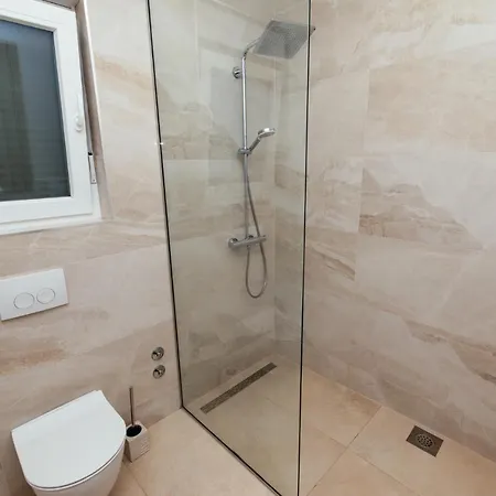 Lomari Apartment