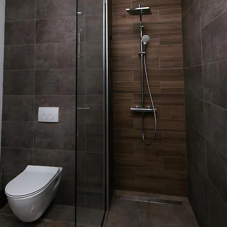 Lomari Apartment *